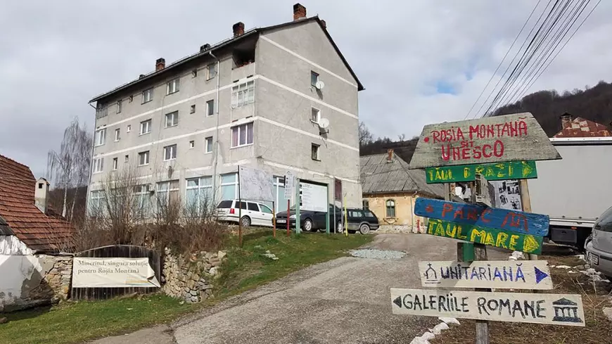 Gabriel Resources se împrumută de la acționari pentru „operațiuni curente”. Strategia canadienilor pentru a reprimi licența de exploatare la Roșia Montană