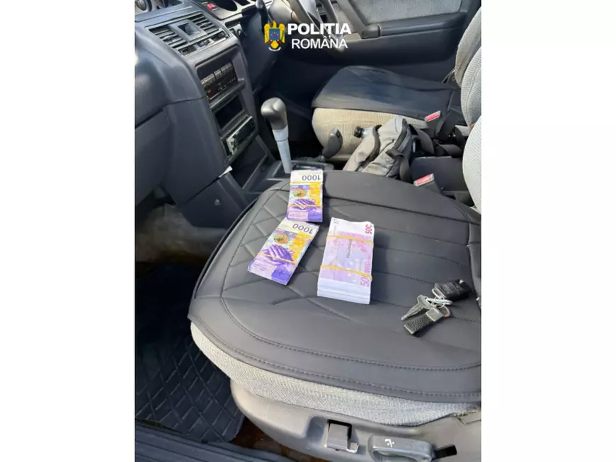 Doi bărbați din Oradea s-au dus la Satu Mare cu 500.000 de euro falși în mașină și au fost prinși în flagrant