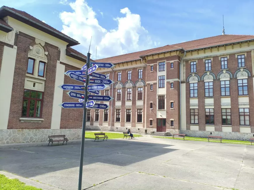 Povestea colegiului ridicat de regele Carol I la Câmpulung Muscel, pe locul unde trebuia să fie construit Peleșul 