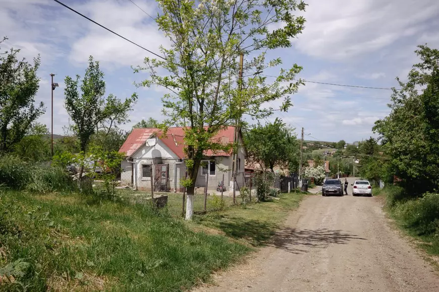 Pe urmele lui Emil Gânj, cu poliţia pe urmele noastre. Noi detalii despre cel mai căutat infractor din România 