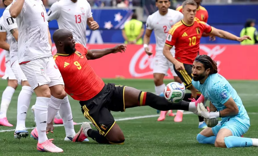 Belgianul Lukaku, blocat încă o dată de portarul iranian Beiravande