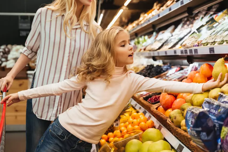 Rețelele sociale schimbă coșul de cumpărături al românilor: ce alimente cresc cel mai mult în consum