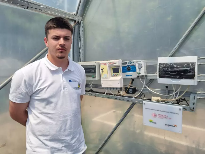 Liceul din provincie unde elevii cultivă ceapă, salată și castraveți folosind drone și tehnologie integrată. Director: „Agricultura digitalizată ne-a crescut rata de promovare a Bacalaureatului”