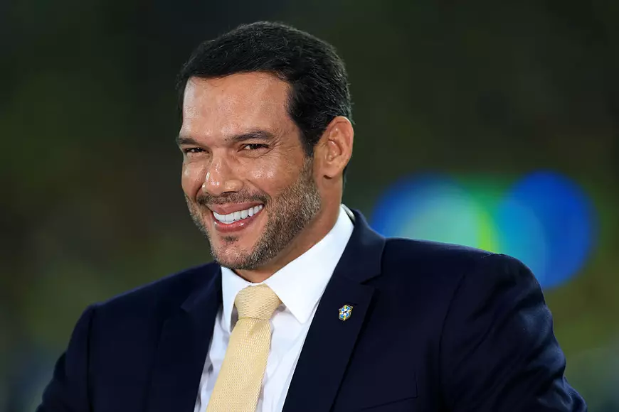 Samir Xaud râde cu gura până la urechi