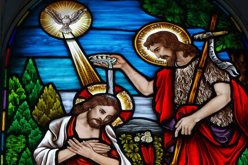Botezul lui Isus de către Ioan Botezătorul. Biserica Fatimei. Orașul Ho Chi Minh