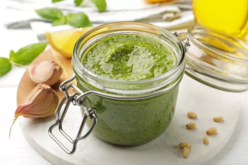 Sos pesto de usturoi verde - Foto Shutterstock