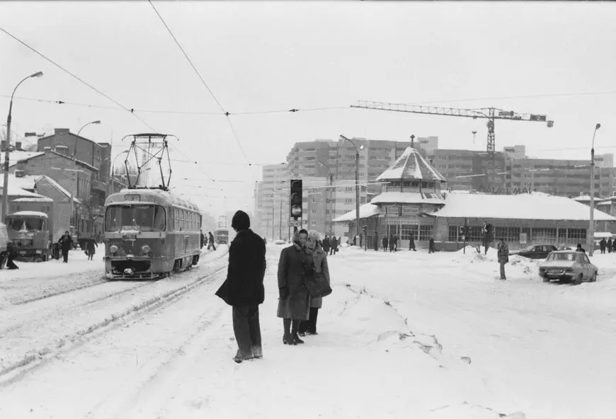 Imagine din 1979 cu Tatra pe linia 3. Foto: Șerban Lacriteanu / bucurestiulmeudrag.ro