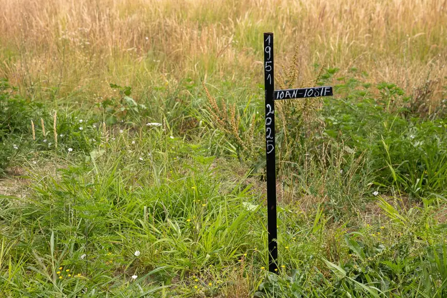 Cimitirul cu necunoscuți din Dumbrava. Viorel Pașca: „Toată lumea, indiferent de religie, are cruce la fel. Ca să nu se supere niciunul”