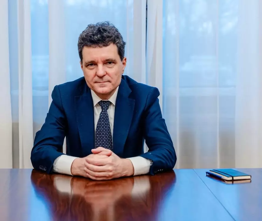 Raul Cârstocea, istoric specializat în antisemitism: „Luptătorii din rezistența din munți, parașutați în România, aveau conexiuni legionare sau chiar SS” 