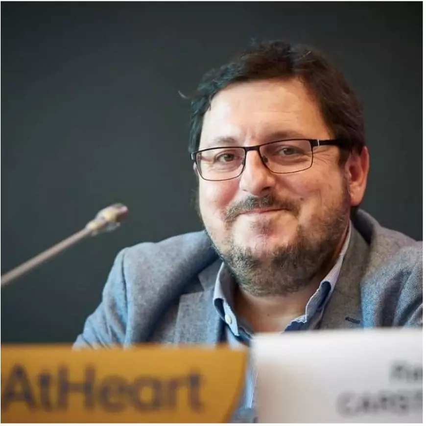 Raul Cârstocea, istoric specializat în antisemitism: „Luptătorii din rezistența din munți, parașutați în România, aveau conexiuni legionare sau chiar SS” 