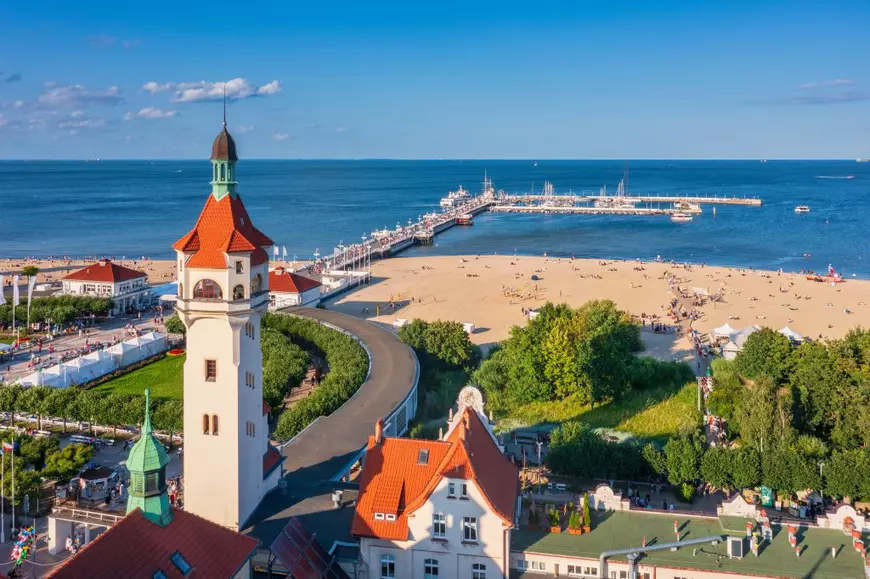 Un peisaj frumos de vară din Sopot, pe malul Mării Baltice, Polonia.