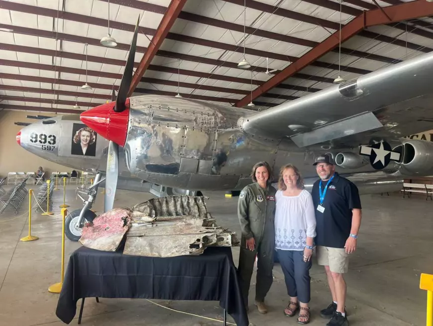 Piesa unui avion pilotat de cel mai mare pilot de vânătoare american din Al Doilea Război Mondial, recuperată după 80 de ani