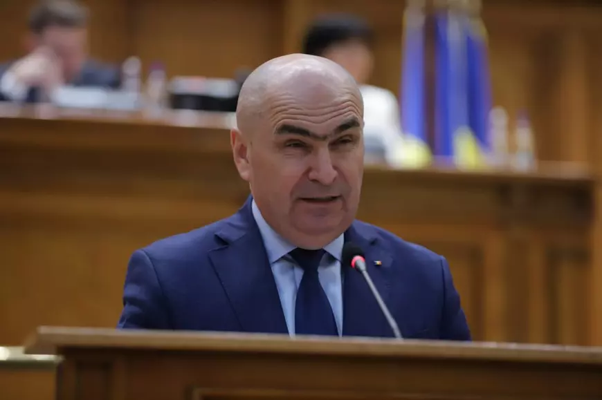 Ministerul Educației a făcut primul pas pentru modificarea cuantumului bursei sociale. Mihai Dimian: „Trebuie să stabilim suma totală alocată unui elev și cum o distribuim”