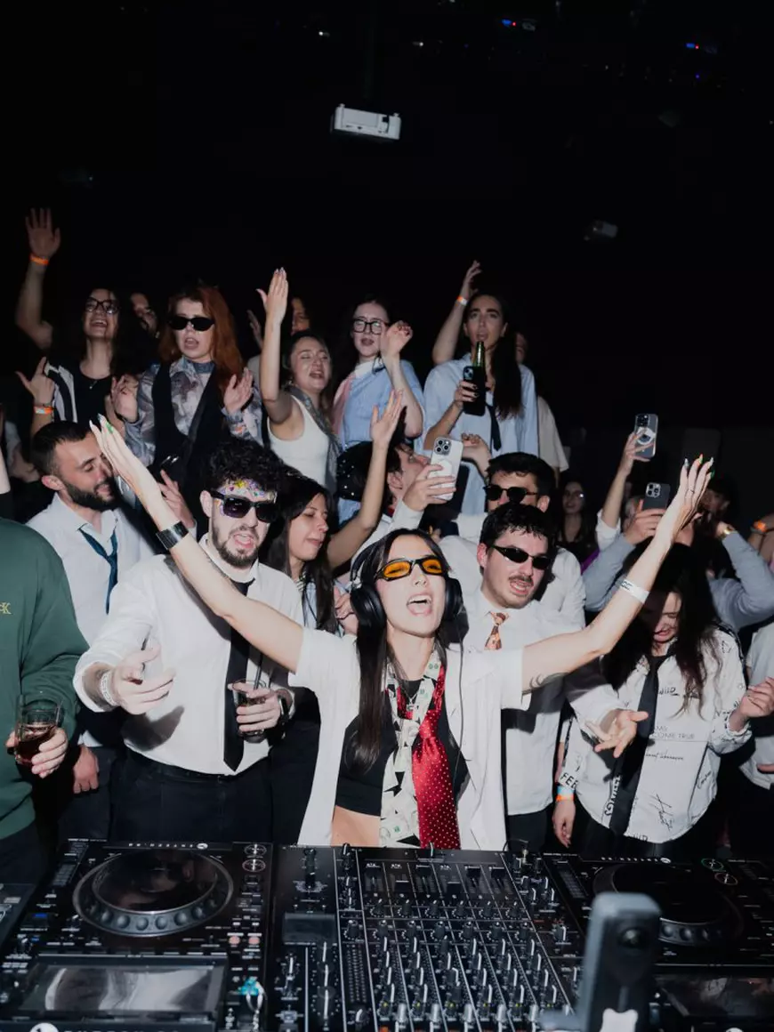 DJ Mă-ta, singurul DJ din România invitat la unul dintre cele mai mari festivaluri muzicale din Europa: „Mi-am dat demisia de la job, mi-am lăsat casa din Londra și pentru ceva ce nu știam exact dacă va merge”