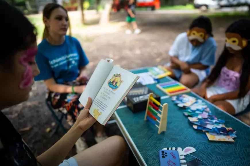 Iarina Taban, fondatoarea Ajungem Mari, cel mai important program educațional dedicat copiilor instituționalizați din România: „Voluntarii noștri nu schimbă vieți printr-un gest spectaculos, ci prin faptul că revin”