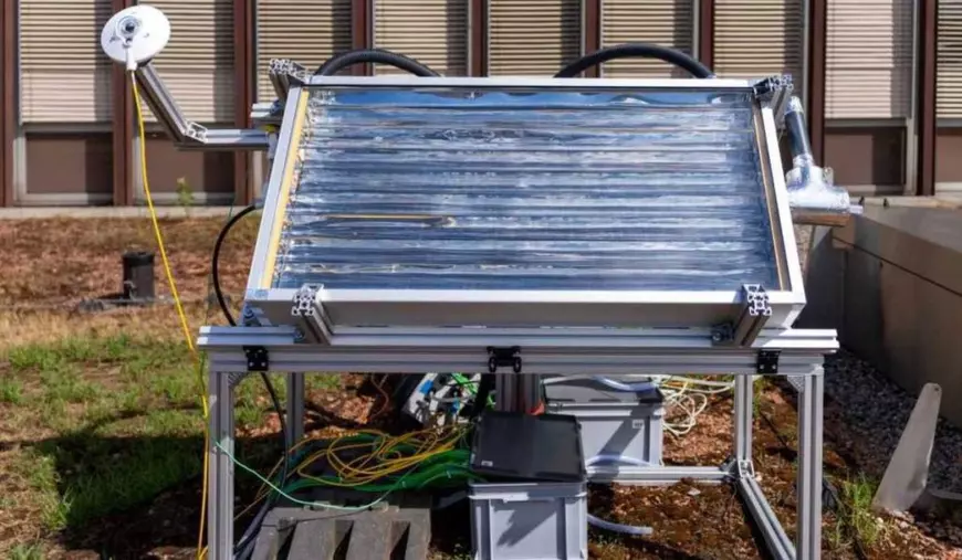 Un elvețian a inventat un panou solar care încălzește apa sau aerul până la 150°C și ar putea înlocui gazul