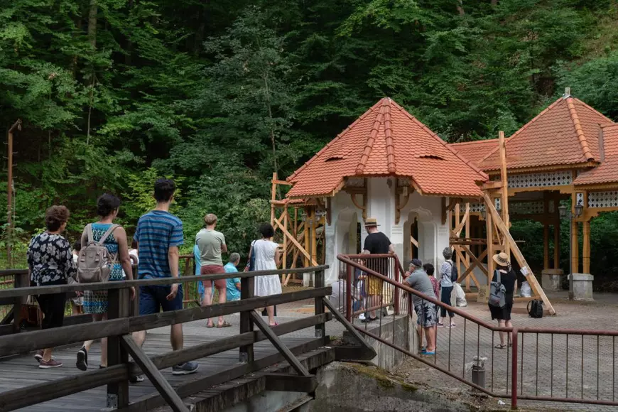 Fantezii la Băile Govora: Sănătate cu iod și pucioasă, apă ca la Vichy, arhitectură ca la Karlovy Vary 