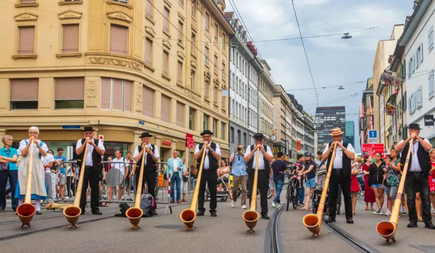Cum se sărbătorește Ziua Națională a Elveției: de la focurile de tabără pe munți la povestea din spatele sunetului de bucium alpin