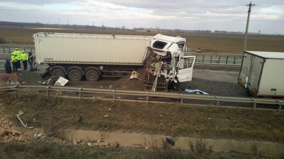 Accident pe Autostrada Soarelui. Două persoane au murit ...