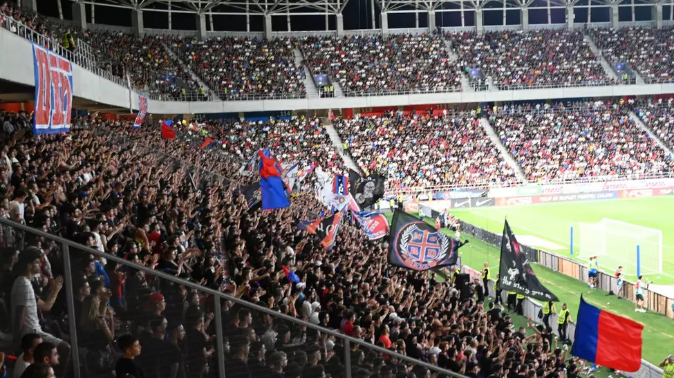 Suporteri FCSB, cercetați pentru tâlhărie și violență