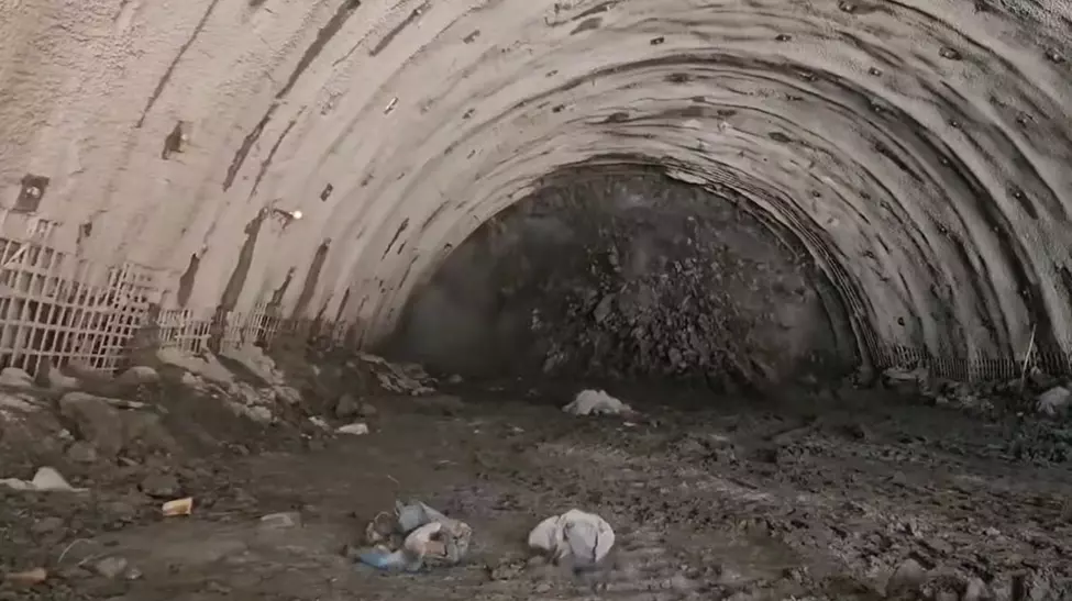 Dinamitare pentru tunelul Robești pe A1 Sibiu-Pitești