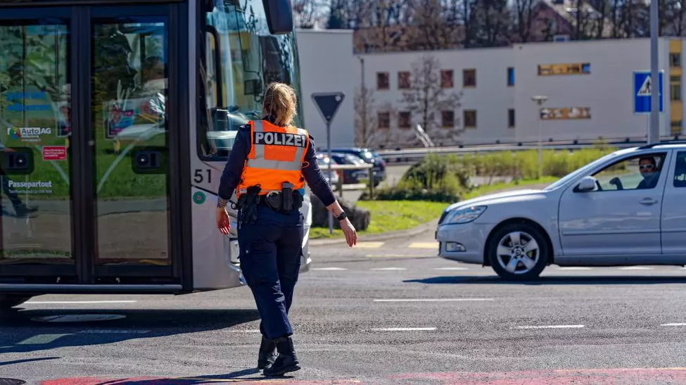 Româncă de 29 de ani, agresiune asupra polițiștilor în Elveția