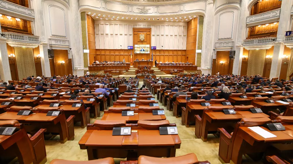 Zeci de parlamentari nu au vorbit deloc în plen în 2025