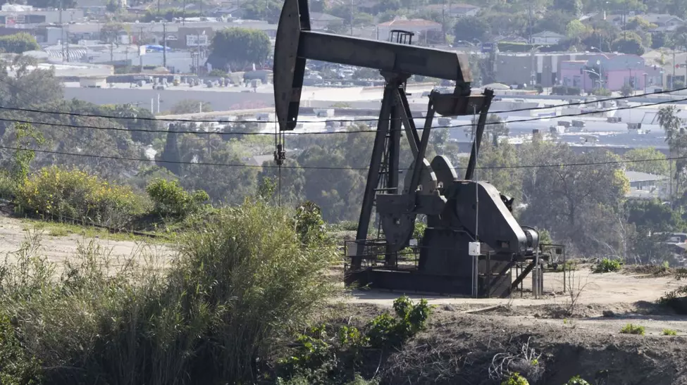 AIE va elibera petrol pentru stabilizarea pieței