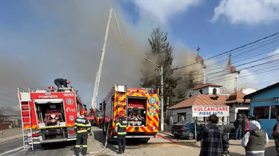 Incendiu la o biserică din județul Prahova, în timpul slujbei