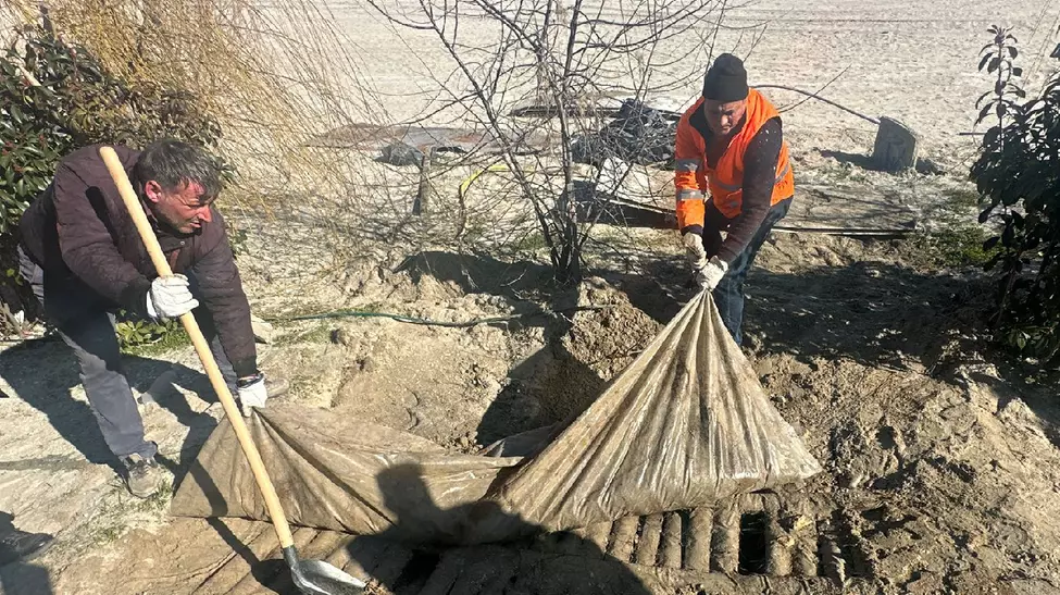 Instalații ilegale descoperite pe plajele din Constanța