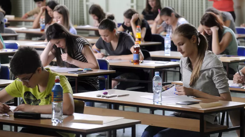 Elevii de clasa a VIII-a află rezultatele simulării 2026