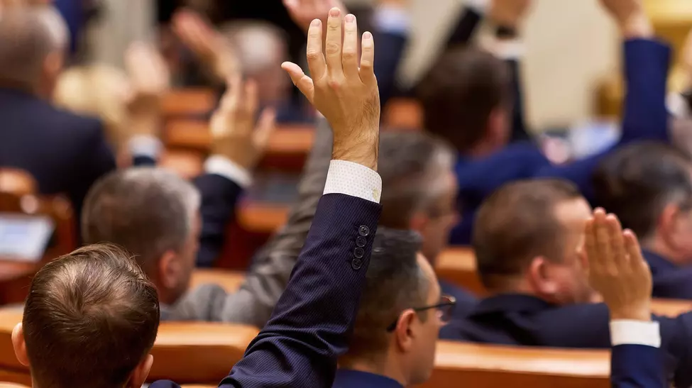 Alocația copiilor, condiționată de prezența la școală