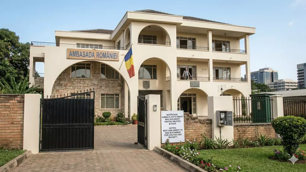Cum se trăiește gratis prin ambasadele abandonate de România